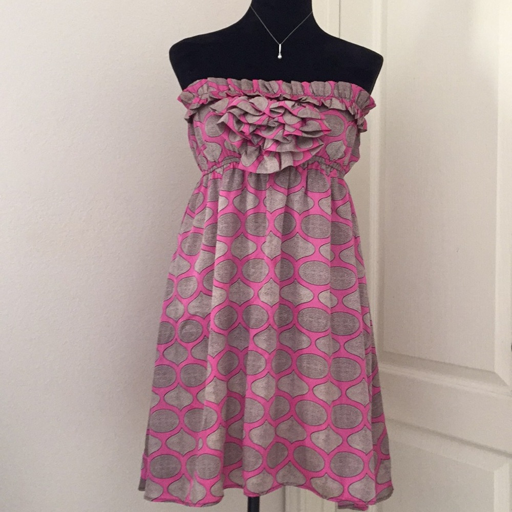 Lovely pink, strapless dress 💕